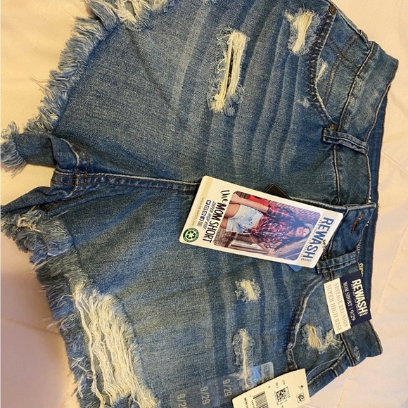 NWT Size 9 brand new Jean short bundle - Picture 3 of 3